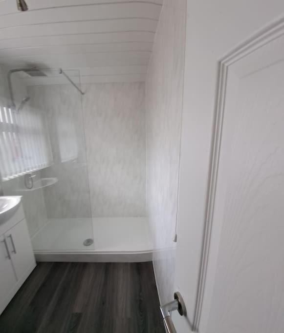1 Bed Apart Dowlais Exteriér fotografie
